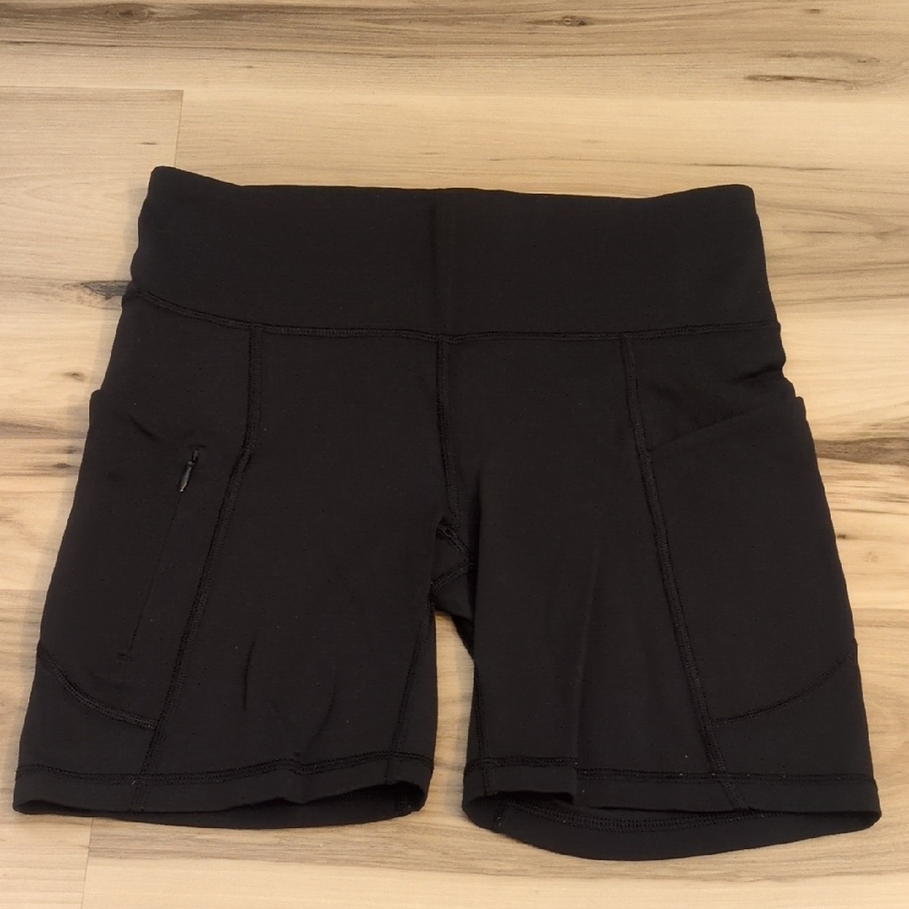 EUC Athleta All In 7" Bike Shorts Black Size Small